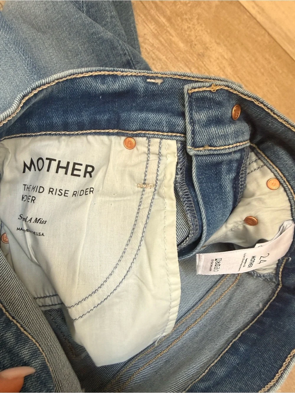 MOTHER Mid Rise Rider Hover in Swing and a Miss - Picture 8 of 8
